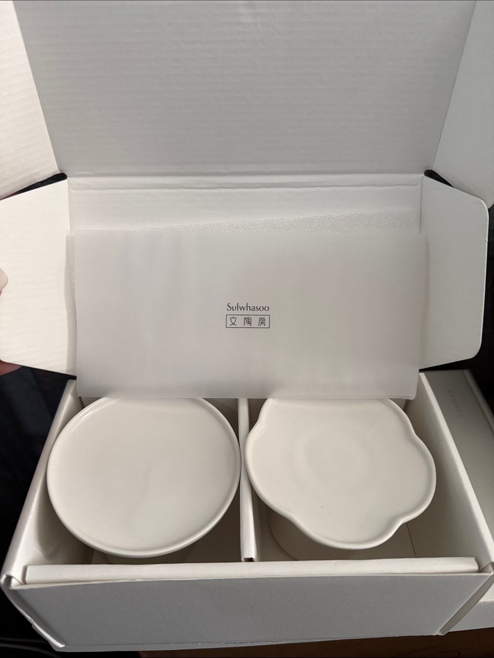 Sulwhasoo White Ceramic Candle Pedestal - Elegant Home Accent